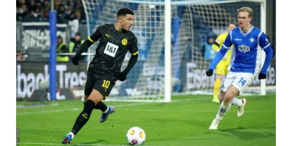 Jadon Sancho scoret en perfekt assist i Borussia Dortmunds første kamp tilbake